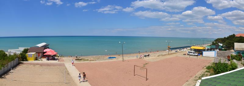 Спортивная площадка у пляжа в Песчаном